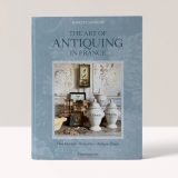 The Art of Antiquing in France: Flea Markets – Brocantes – Antique Shops – Sharon Santoni, Photographs by Joanna Maclennan and Franck Schmitt